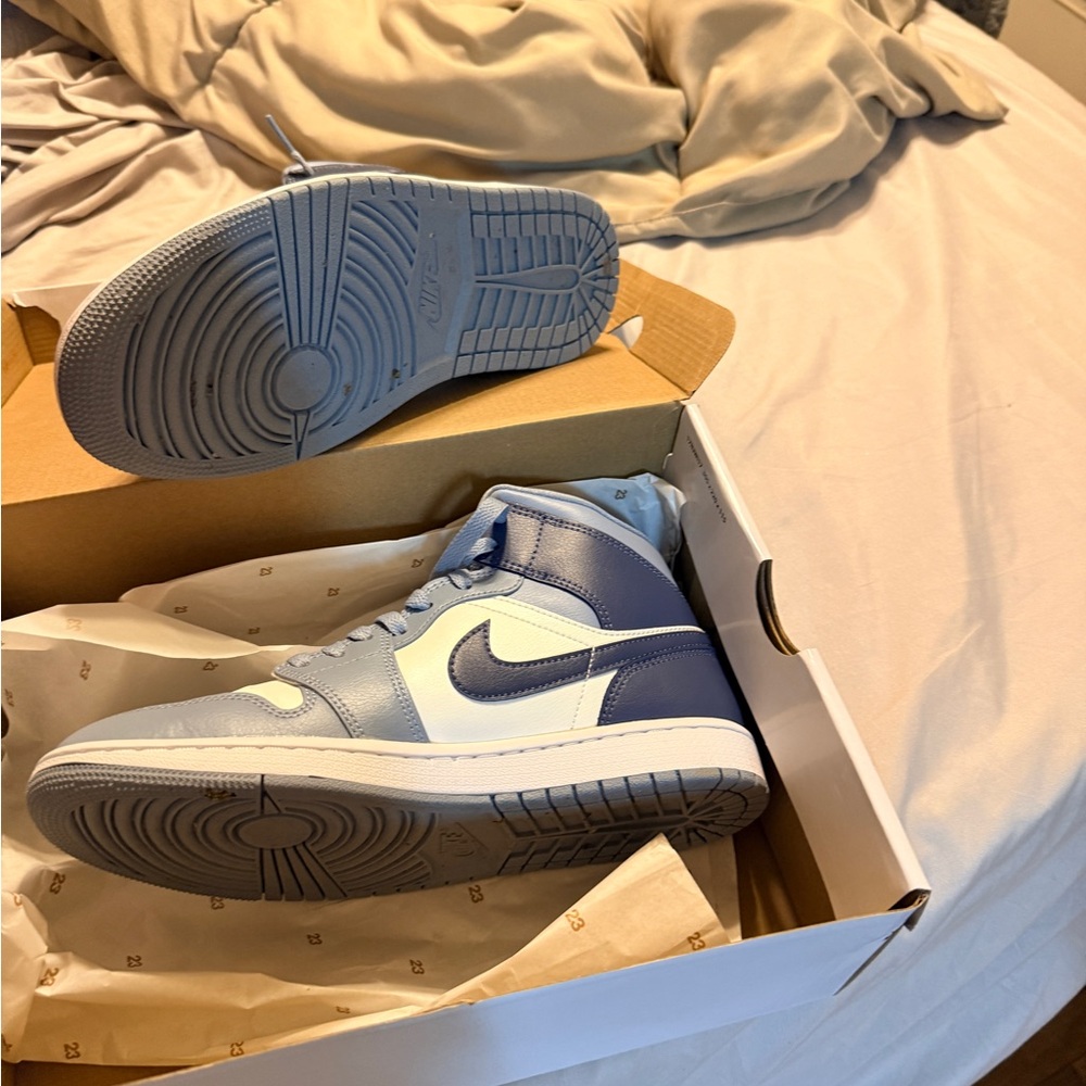 Nike Blue and White High-Top Shoes